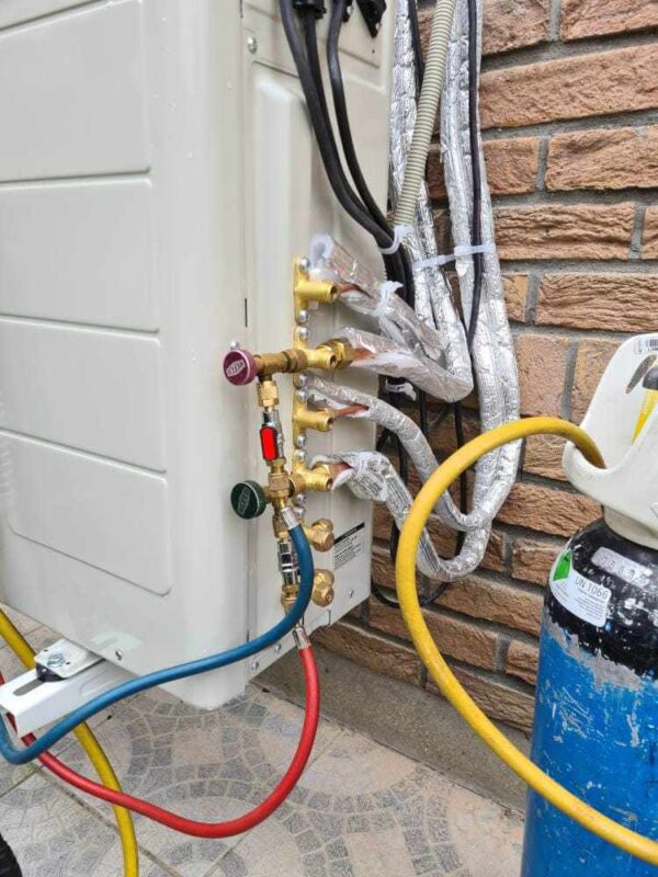 groupe-climatisation-4 (1)-compressed installation NEED US climatisation Hitachi